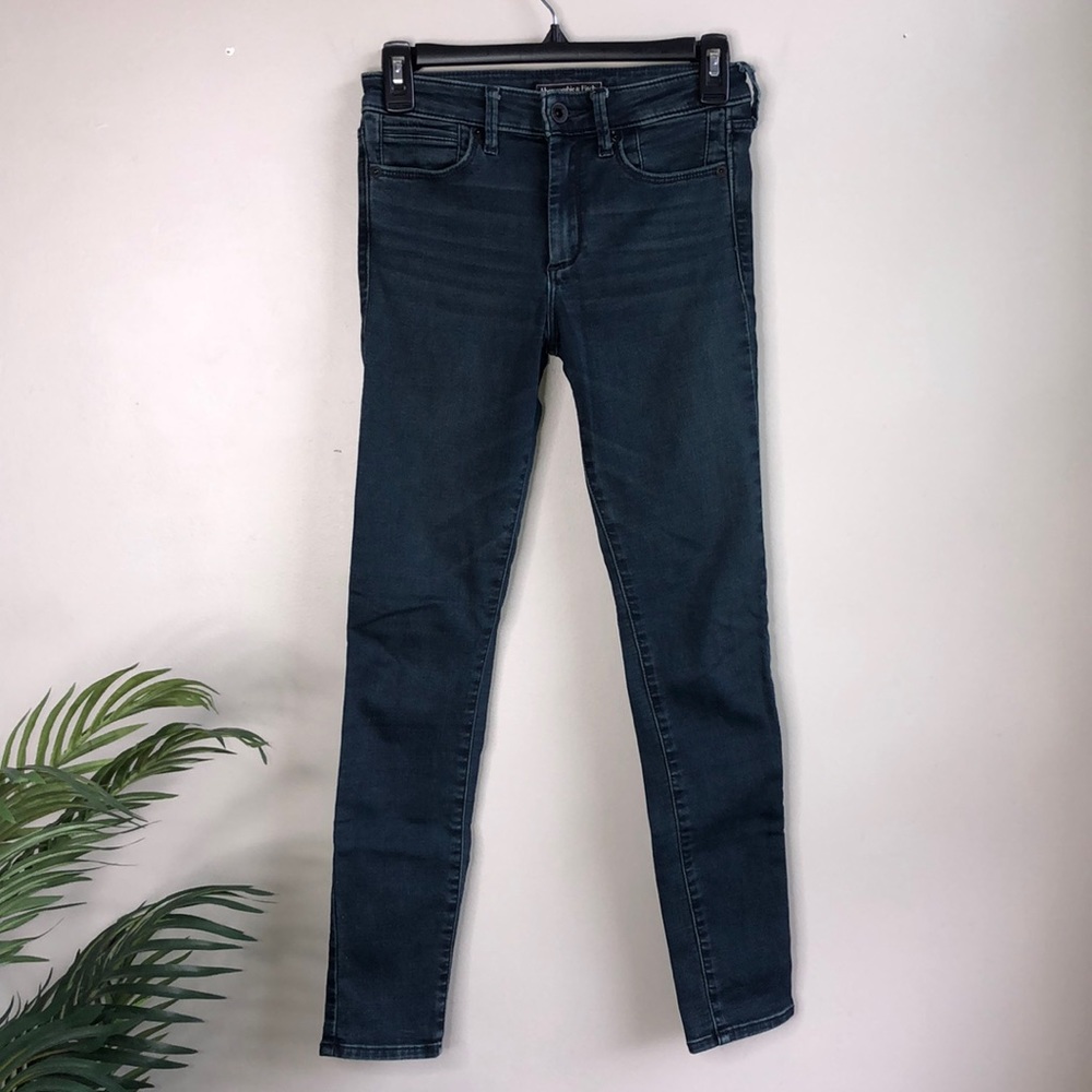 Abercrombie & Fitch Super Skinny Jeans - size 25